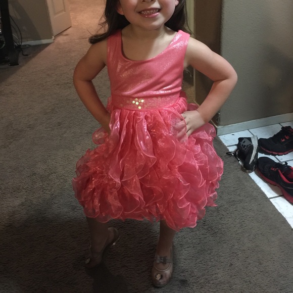 Coral dress - Picture 3 of 3